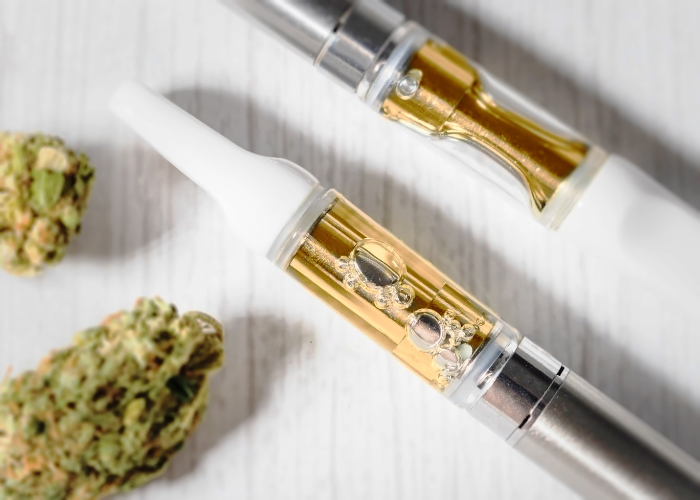 THC vs. CBD Effects in Vape Cartridges
